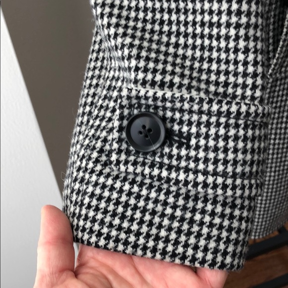DONATED: Banana Republic Houndstooth Coat - Picture 5 of 9